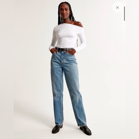 NWT Abercrombie and Fitch Ultra High Rise 90s Straight Jean Size 28 - Picture 1 of 15